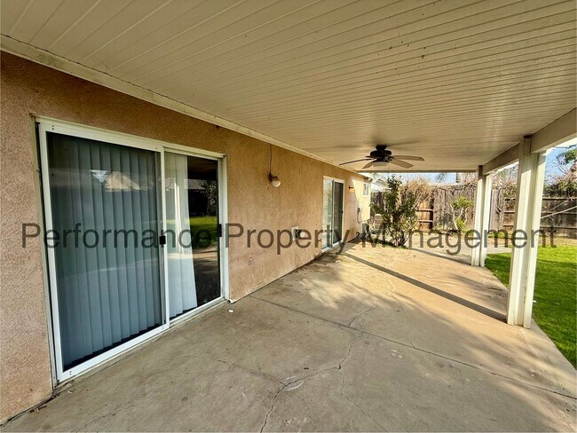 Building Photo - Stunning 5 Bed/2 Bath NW Bakersfield Home w/ $0 Deposit Option