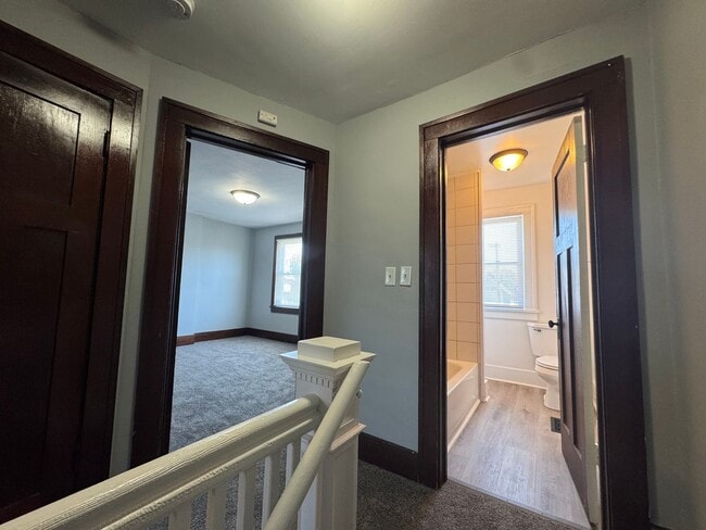 Building Photo - For Rent – Pet-Friendly 2 Bed, 1 Bath Town...