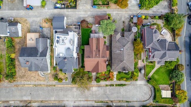 Building Photo - Stunning Air Conditioned 1931 Tudor in Coveted Admiral w/ Views