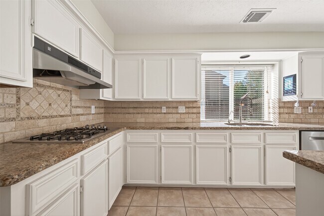 Building Photo - 1918 Shadow Forest Dr