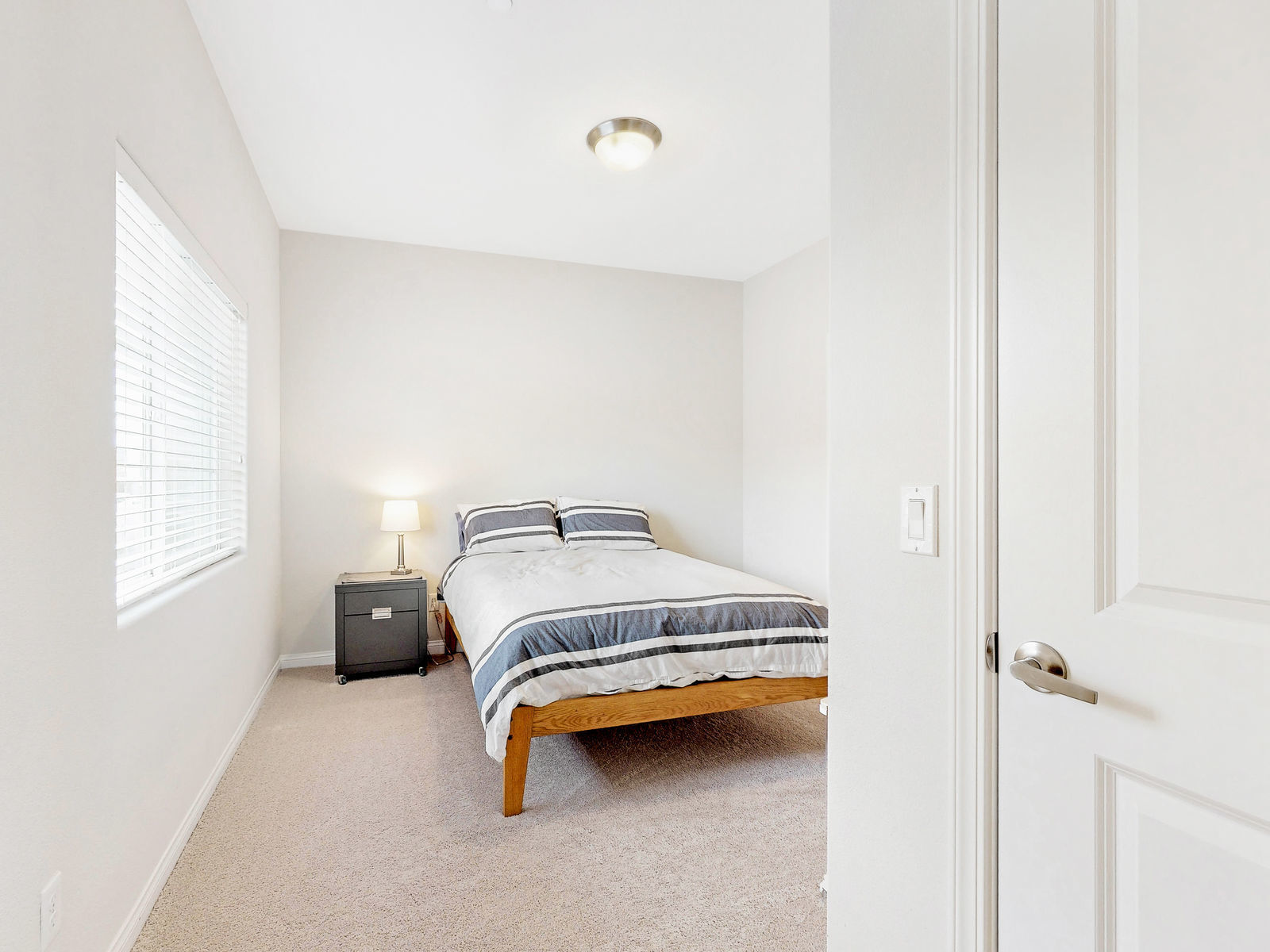 Building Photo - 955 Humbert Ave