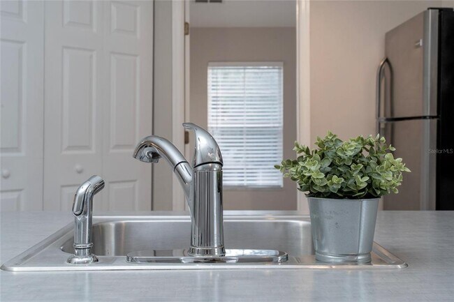 Building Photo - 10109 Regent Park Dr