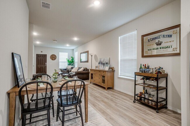Building Photo - Beautiful Home in Highly Desired Sunset Pointe- 3 Bed, 2 Bath in SW Fort Worth- Crowley ISD- 76123