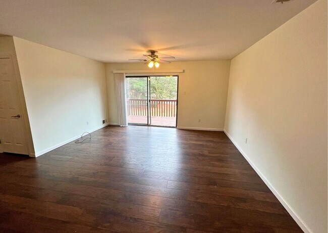 Building Photo - 102 Caernarvon Ct