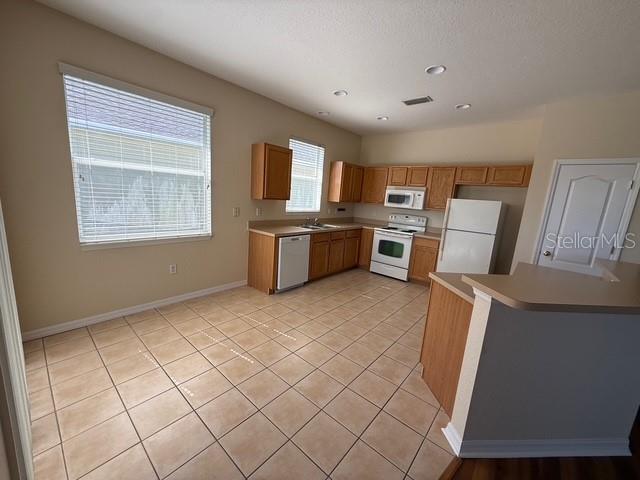 Building Photo - 1823 Scarlett Ave