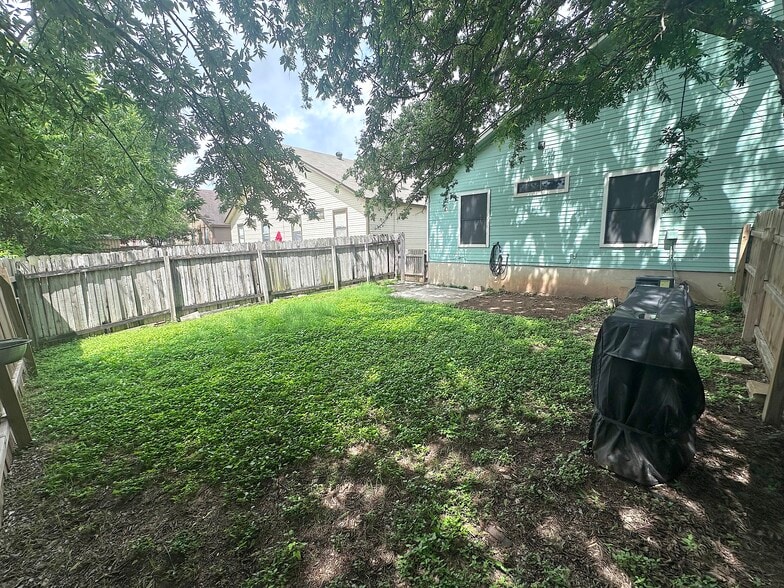 Building Photo - 9401 Kempler Dr