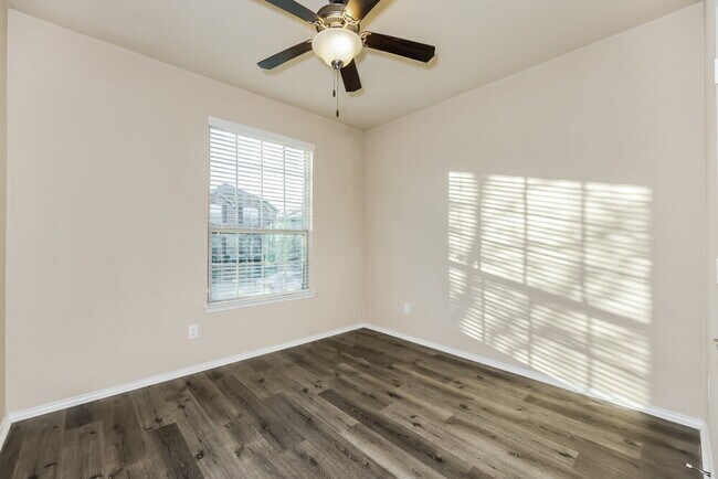 Building Photo - 517 Pawnee St