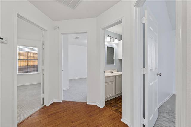 Building Photo - 3807 Farmington Dr