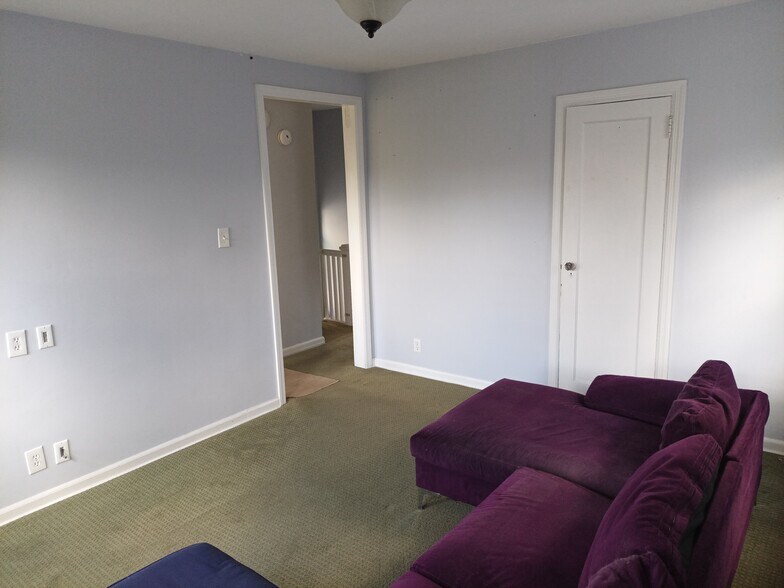 09. Living room - 17106 Bagley Ave