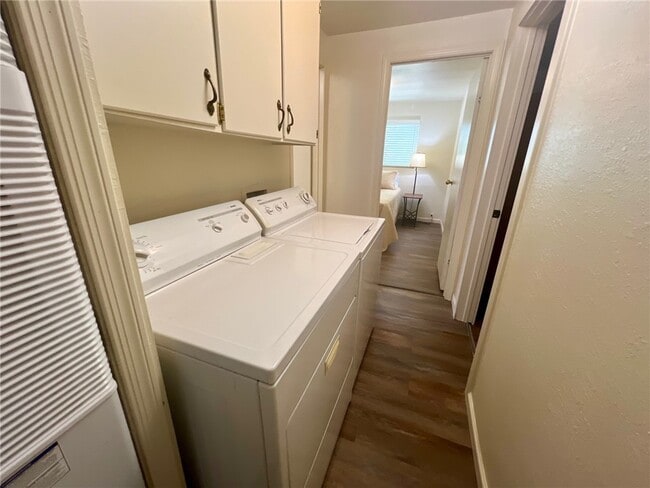 Building Photo - 7789 Mockingbird Dr