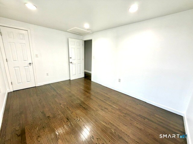 Building Photo - 35 Seaside Ave