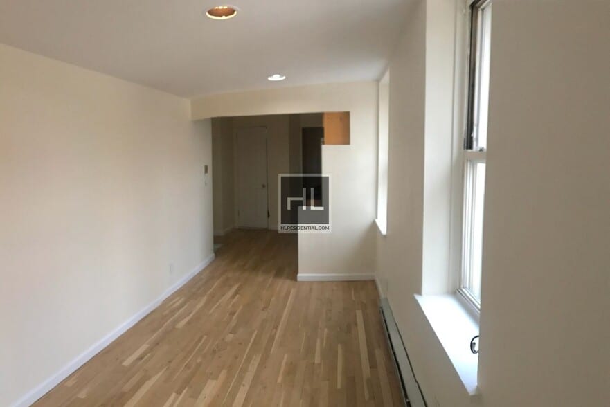 Building Photo - WEST BROADWAY