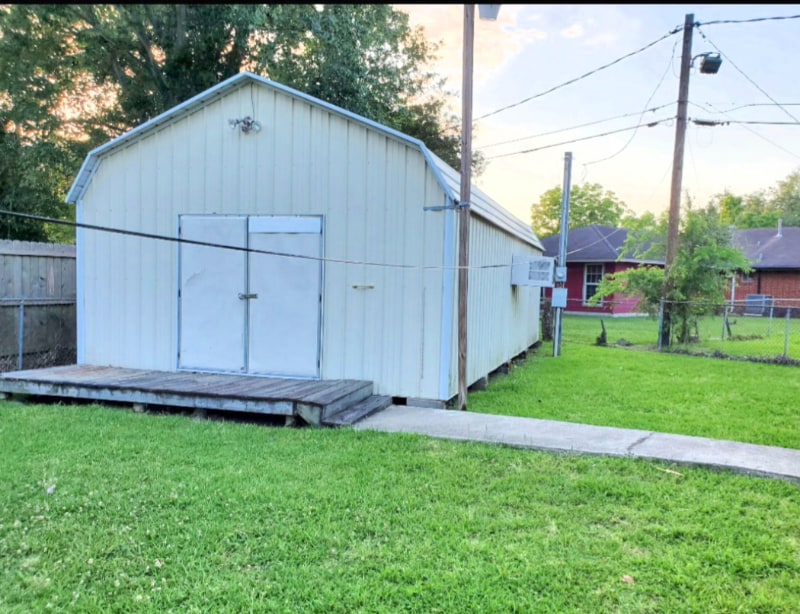 Building Photo - 8620 Chateau Cir