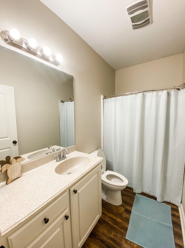 Building Photo - Turtle Creek Townhomes