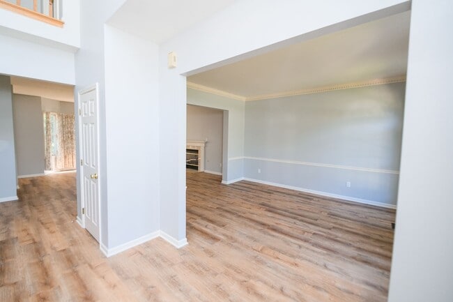 Building Photo - 5 bedroom / 2.5 bathroom Home for Rent in ...