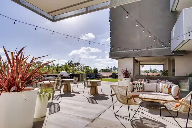 Building Photo - 4388 Ohio St