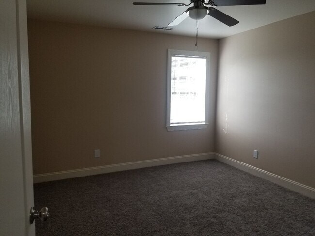 Building Photo - 806 NC-581