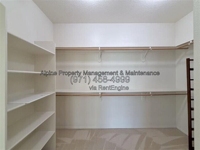 Building Photo - 4143 NW Meisner Dr