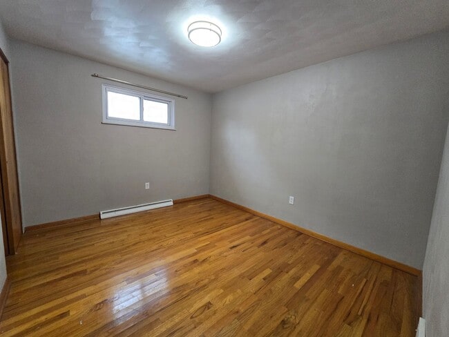 Building Photo - 3 Bedroom Home - Conveniently Located in N...