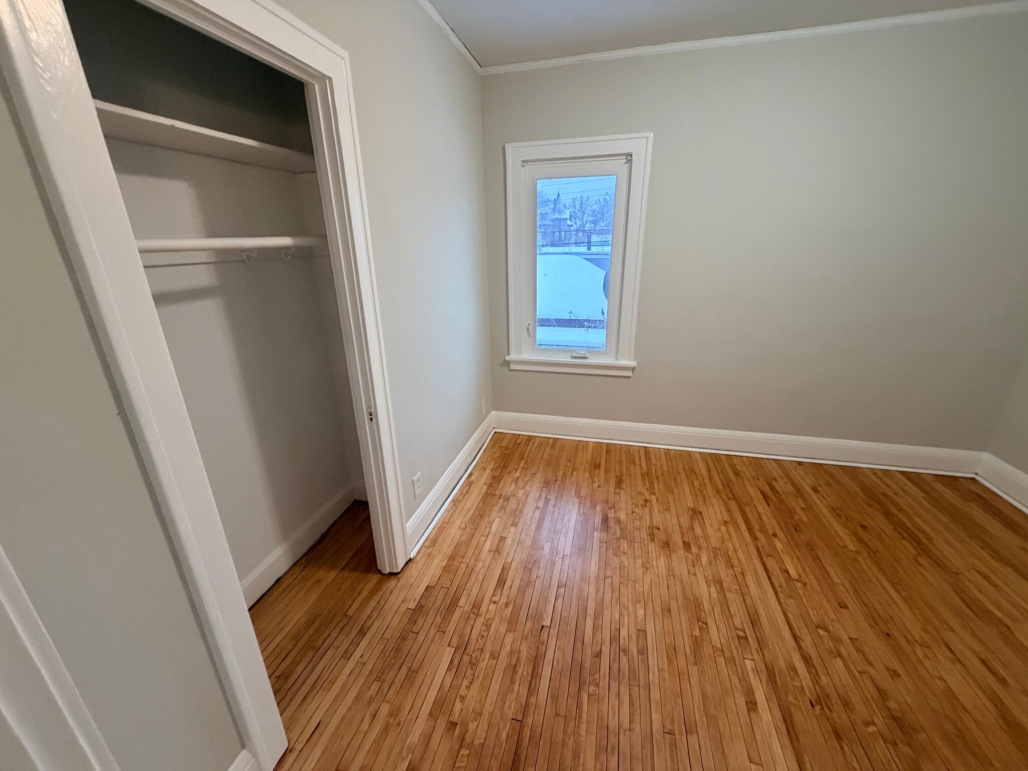 Building Photo - 808 Dayton Ave