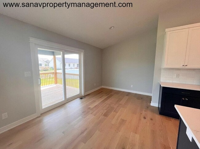 Building Photo - Family-Friendly Ranch Home with 3 Car Gara...