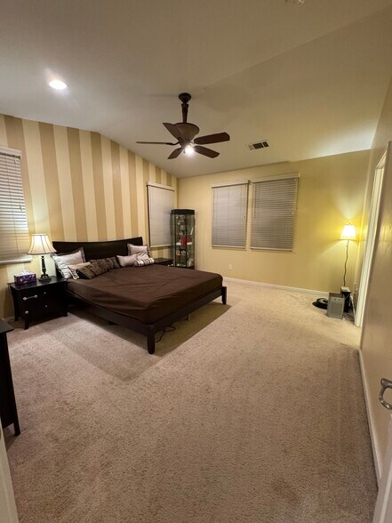 Building Photo - 3192 Fallen Leaf St