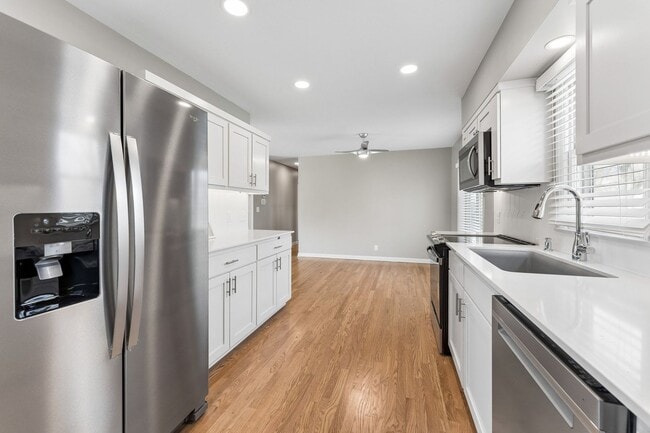 Building Photo - Newly renovated 3-bedroom, 2-bath home