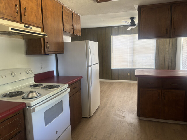 Building Photo - 31397 Rd 204