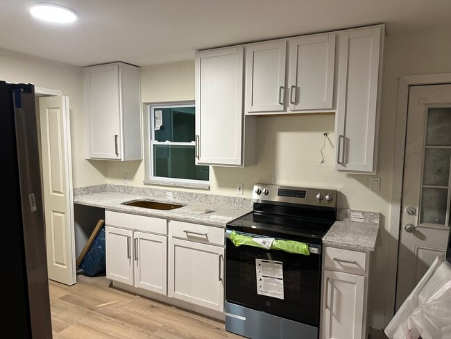 Building Photo - 3111 W Spruce St