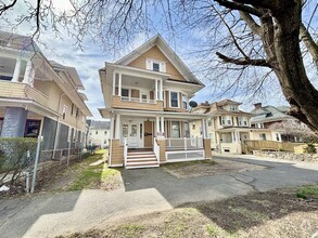 Building Photo - 1841 North Ave