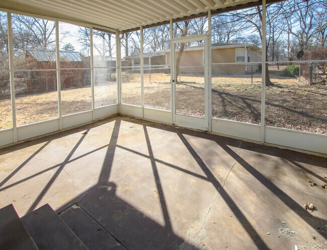 Building Photo - 1419 Drayton Ave