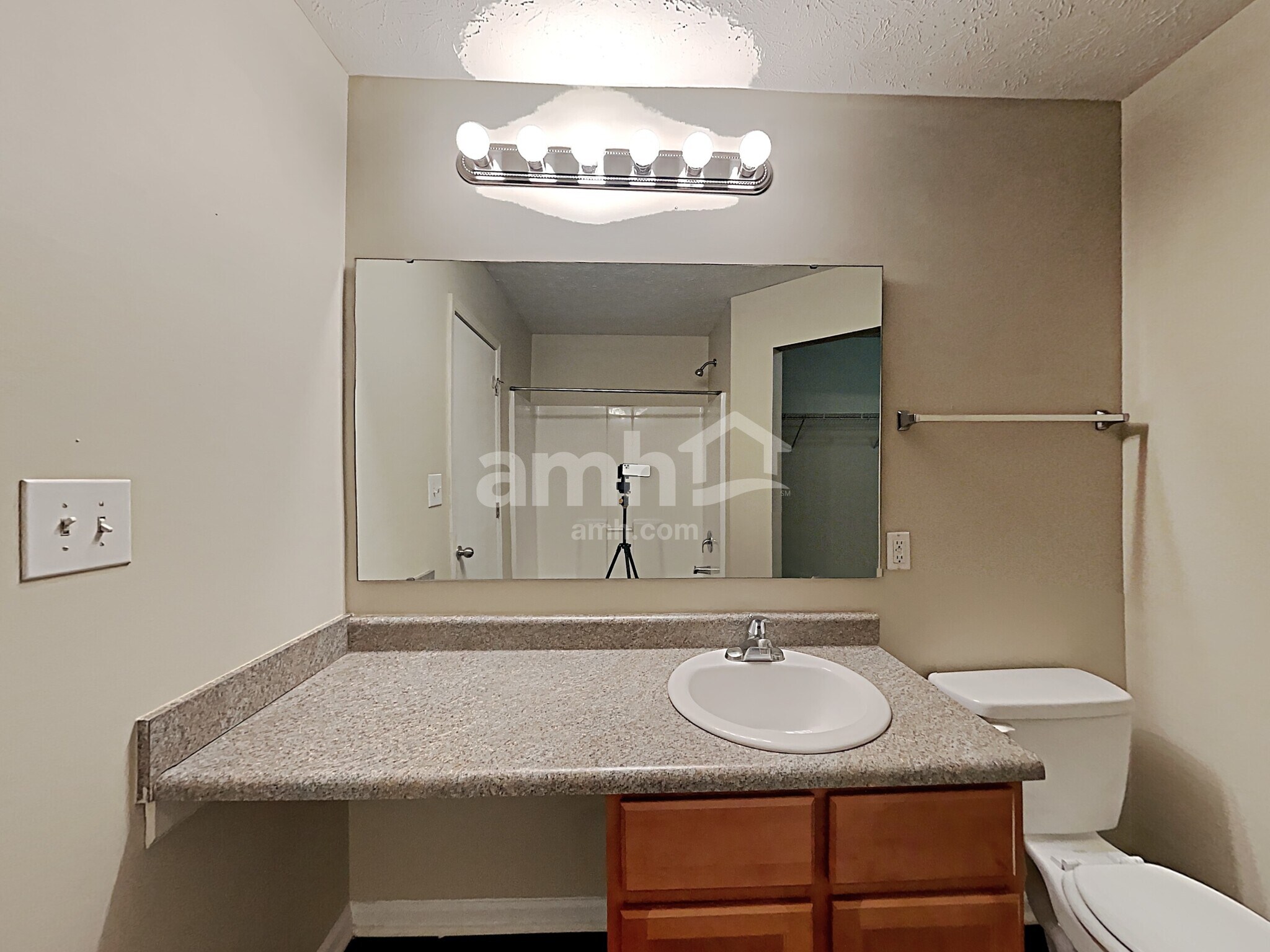 Building Photo - 10444 Bellchime Ct