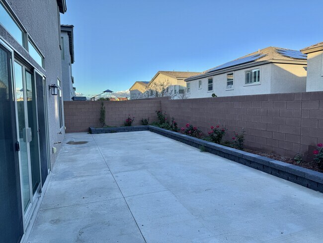 Building Photo - 8732 S Black Cordon Rd