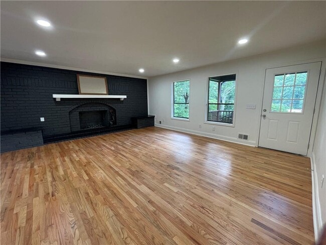 Building Photo - 106 Spring Way