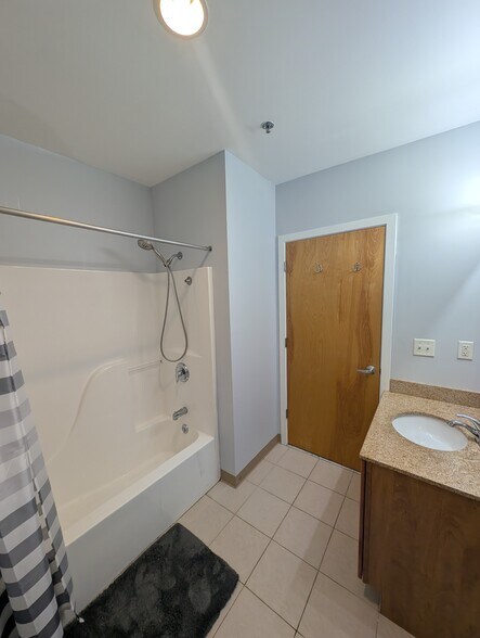 Building Photo - 160 Fremont St