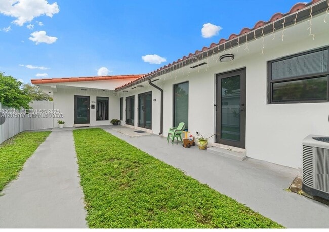 Building Photo - 1136 NW 34th Ave