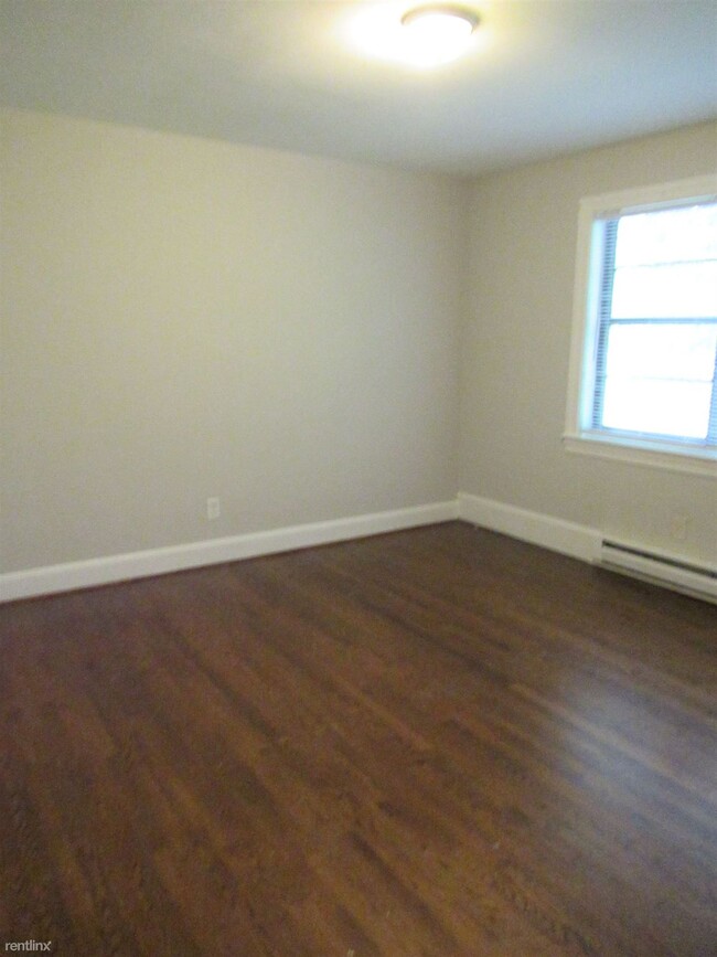 Building Photo - 2 br, 1 bath  - Hunting Ridge Apartments