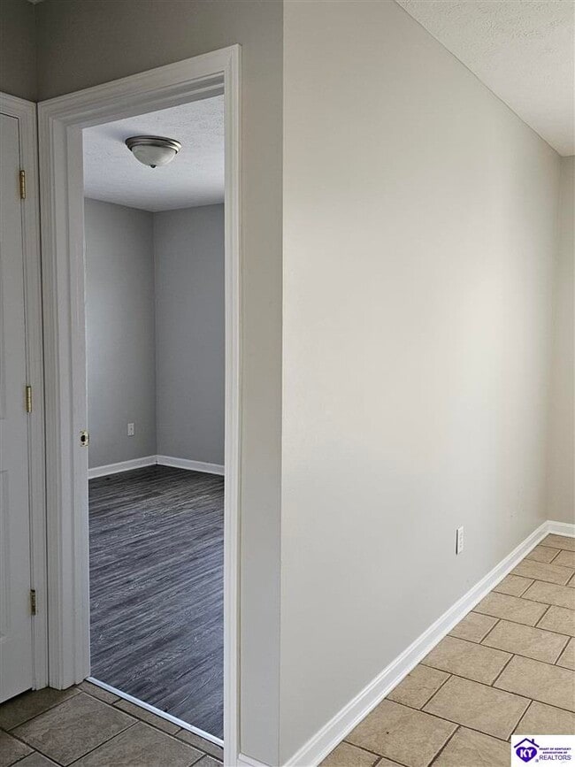 Building Photo - 145 Croghan Way