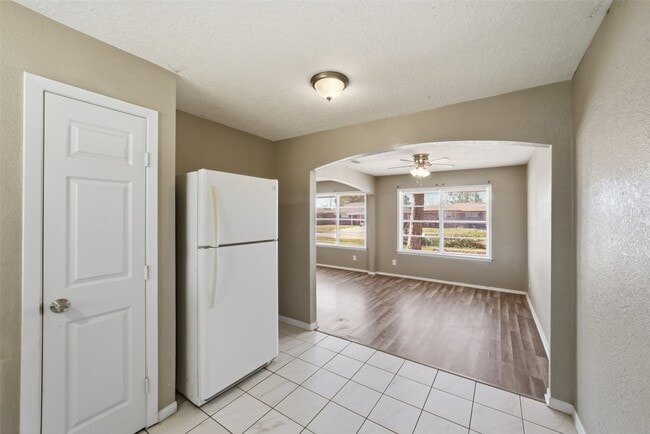 Building Photo - 10507 Seaford Dr