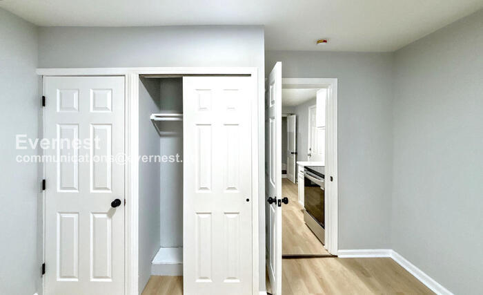 Building Photo - 2992 Pontiac St