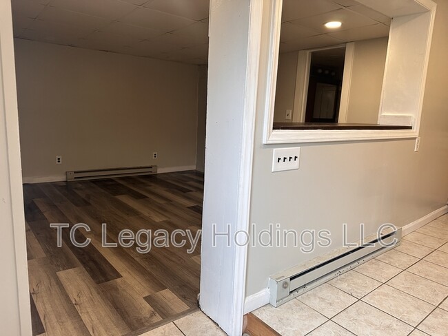 Building Photo - 388 Broaddus Ave