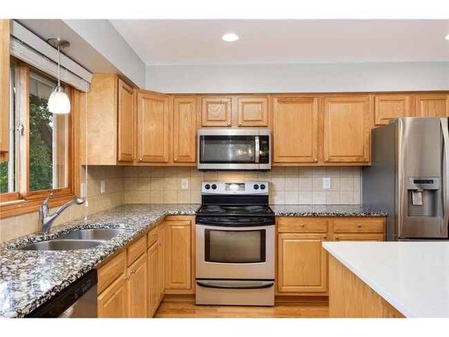 Building Photo - 8666 Windward Cir