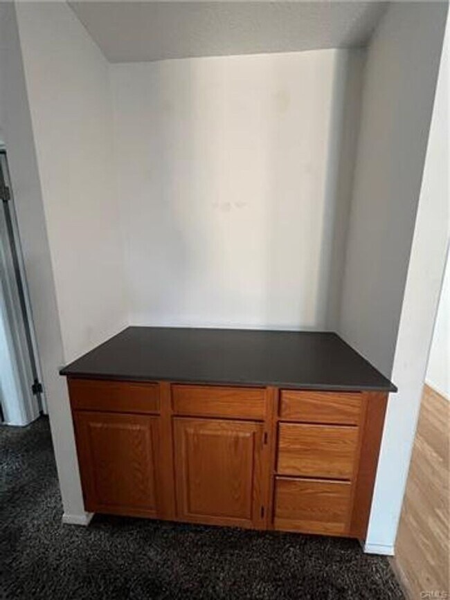 Building Photo - Beautiful single story Canyon Lake Home