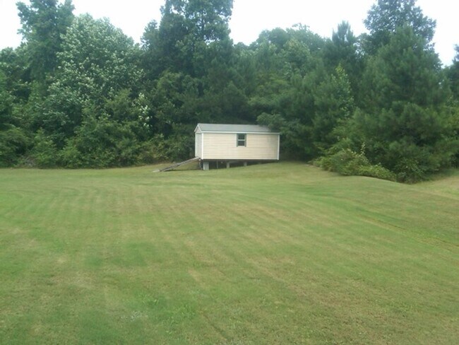 Building Photo - 3 BR 2 BA Southwest