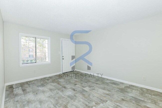 Building Photo - Move-In Ready! Freshly Updated 2BR/1.5BA with All-Electric Living