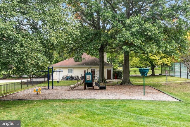 Building Photo - 5 Mill Run W