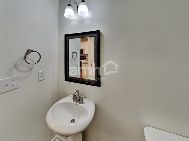 Building Photo - 107 Fleishhacker Pl