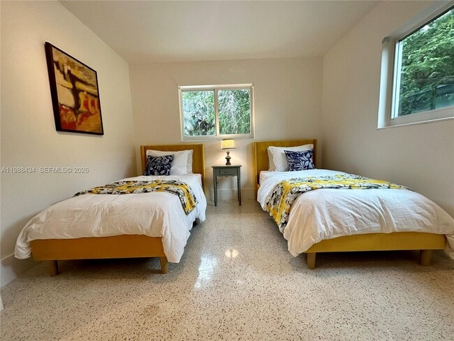 Building Photo - 1351 SW 32nd St