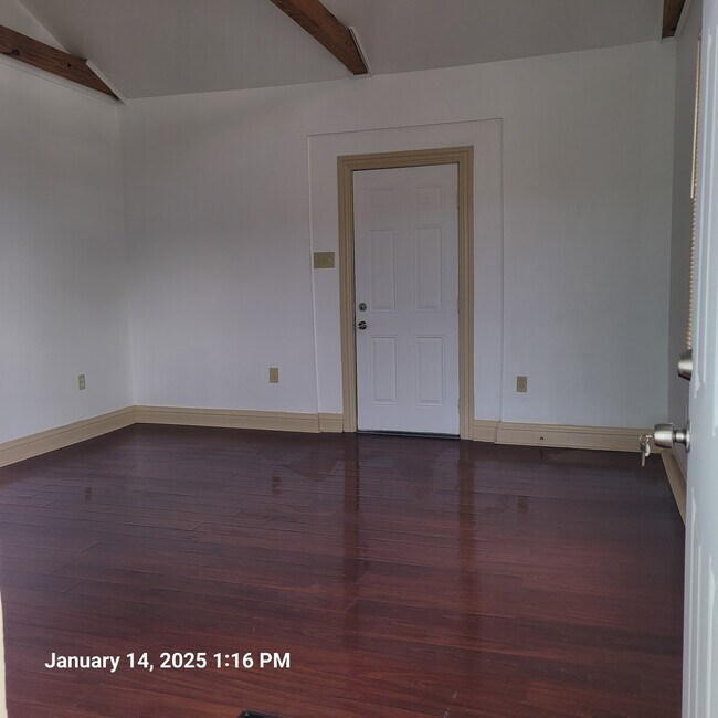 Building Photo - 1911 Ricouard Rd