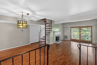 Building Photo - 15 Pickering Ct